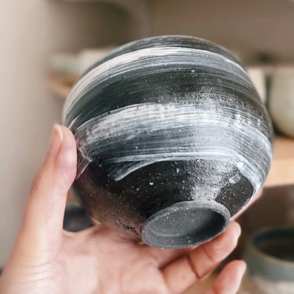 MIZUKI (水月) Matcha Bowl + Two Cans of Hijiri no Sato Matcha