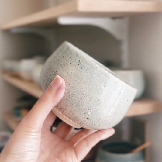 SUMI (澄美) Matcha Bowl + Two Cans of Hijiri no Sato Matcha